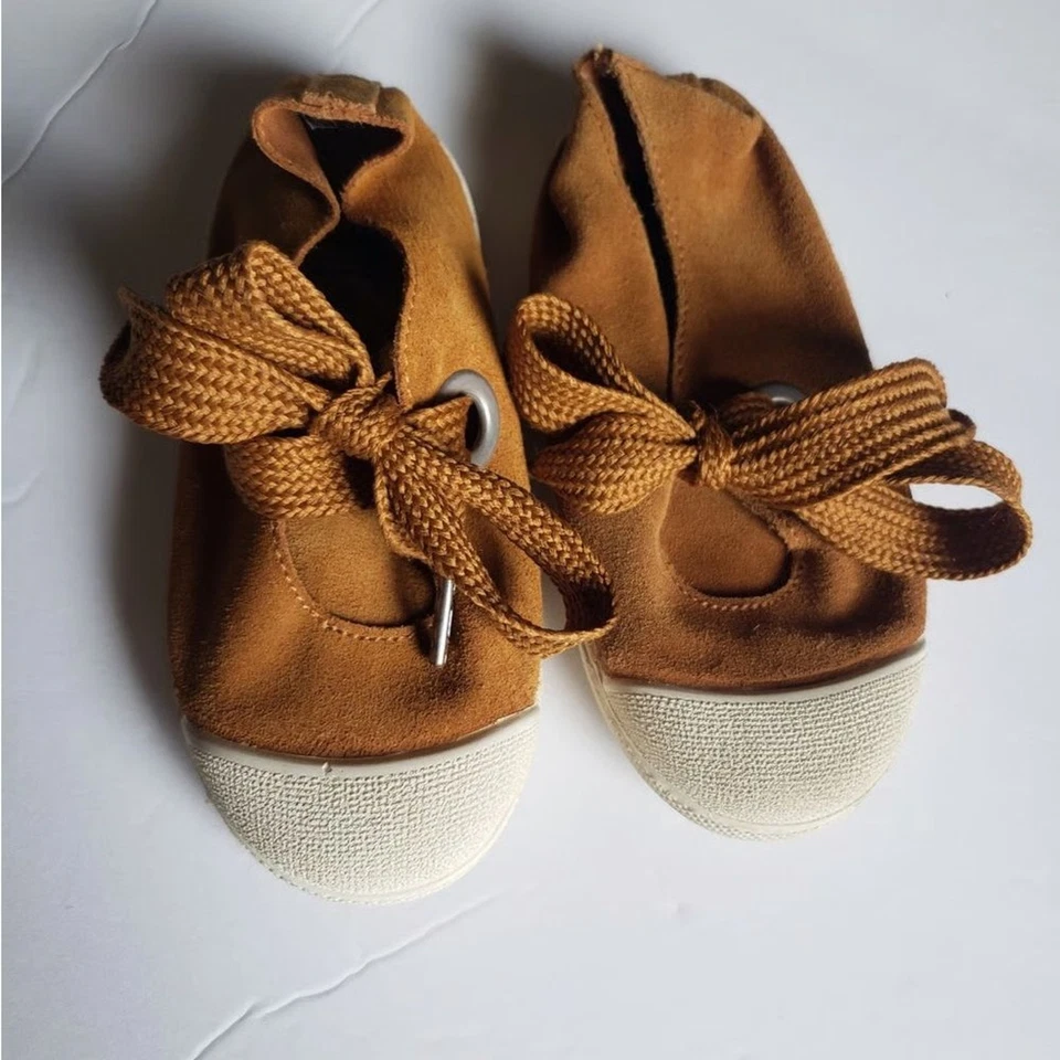 Zapatos de bebé Zara de gamuza Foto 1 de 3