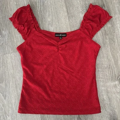 Blusa romántica con ojales rojos para mujer Top fruncido escote corazón volantes Foto 1 de 4