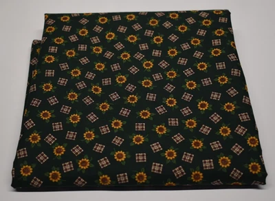 VIP cranston 100% cotton green fabric 42" X 45" SUNFLOWERS yellow brown plaid - Image 1 of 4