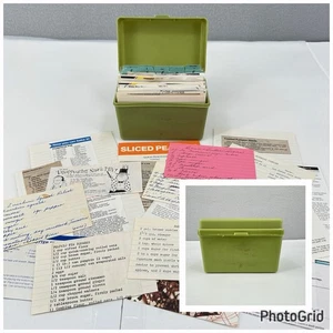 Caja de recetas de abuela de colección plástico aguacate verde tipografiado índice escrito a mano recortado - Imagen 1 de 14
