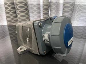 NUOVO Mennekes ME360R6W Pin Sleeve Presa Impermeabile + Blocco 60 Amp BB6 BB3 - Foto 1 di 8