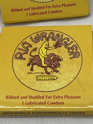 4 condones lubricados acanalados y tachonados Ria Wrangler A Banana Riding A Bull Foto 1 de 3