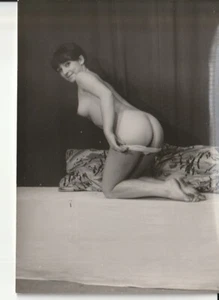TIRAGE PHOTO ARGENTIQUE 1960' FEMME NUE NU ARTISTIQUE 9X12cm - Picture 1 of 1