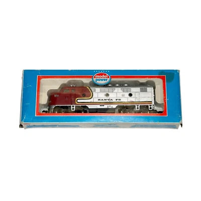 MODEL POWER HO SCALE SANTA FE F3 DIESEL LOCOMOTIVE #6730 - Image 1 of 4