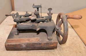 Antique Disston saw set collectible hand crank tooth seting machine logging tool - Picture 1 of 6