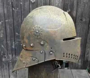 Medieval Knight Sallet Helmet Steel Helmet Functional Old Rust Antique Helmet - Picture 1 of 4