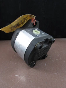REXROTH GEAR PUMP / 1515500013 / R918C00130 - Picture 1 of 3