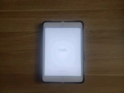 Apple iPad mini 1st Generation. 16GB, Wi-Fi, 7.9 in, Targus Case - Bundle - Image 1 of 4