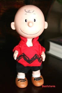 1ST ED 2000 Boy Charlie Brown Red Outfit Peanuts Gallery Hallmark Figurine NEW - Picture 1 of 4
