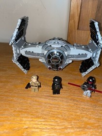LEGO Star Wars TIE Advanced Prototype 75082 with Inquisitor