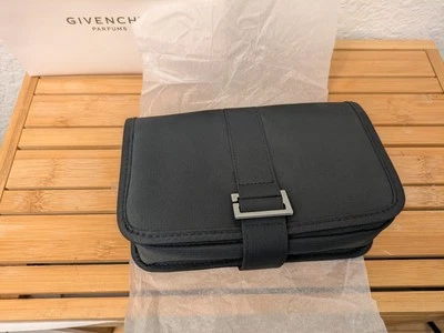 Bolsa de aseo Givenchy Parfums negra con cierre de hebilla - Nueva Foto 1 de 4