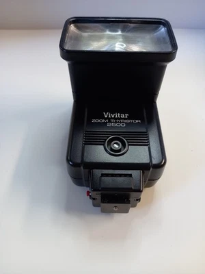 Vivitar 2500 Elektronenblitz Zoom Thyristor, Mittenkontakt  - Bild 1 von 4