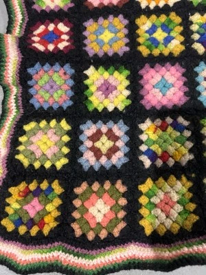 Manta afgana cuadrada de lana hecha por abuela de colección boho ganchillo Roseanne Foto 1 de 4