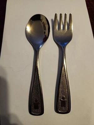 Juego de cubiertos tenedor cuchara de colección The First Years Deluxe de acero inoxidable para bebés pequeños Foto 1 de 3