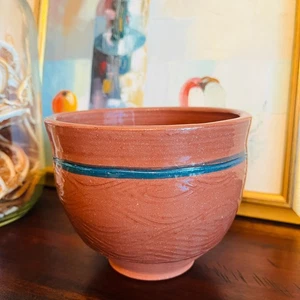 Vintage handgefertigt signiert Keramik Übertopf Terrakotta 4,25" hoch Cottagecore Boho - Bild 1 von 7