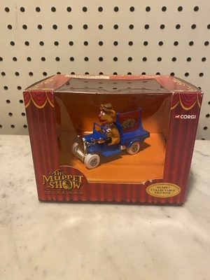 JIM HENSON MUPPETS 25 YEARS CORGI FOZZIE BEAR IN CAR MUPPET SHOW 2002 - Image 1 of 4