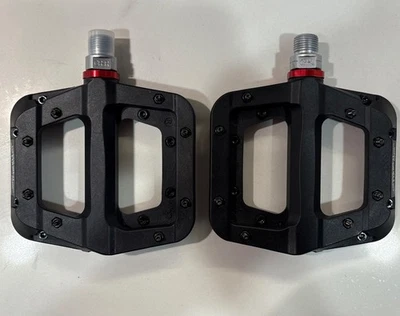 Juego combinado de pedales de bicicleta de montaña FOOKER ANTI deslizamiento fibra de nyl comodidad y seguridad L&R Foto 1 de 2