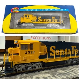 Athearn 91565 RTR HO Scale CF-7 Round Cab DCC READY Santa Fe (ATSF) 2512 - Picture 1 of 13