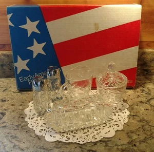 VINTAGE ANCHOR HOCKING EARLY AMERICAN PRESCUT 7 PIECE TABLE SERVICE SET IN BOX - Picture 1 of 12
