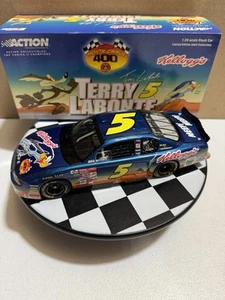 Terry Labonte #5 Kellogg’s Looney Tunes 2001 1/24 Nascar Diecast - Picture 1 of 15