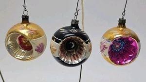 Vintage Mercury Glass Indent Round Christmas Ornaments Hand Painted Set of 3 MCM - Picture 1 of 11