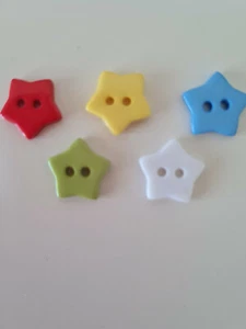 10, 20, 50 Star Baby/Children's Buttons 15 mm 2-hole Red Yellow White Green Blue - Picture 1 of 7
