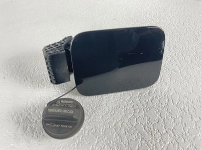 Крышка двери наполнителя топливного бака Hyundai Sonata 2015-2017 годов выпуска с крышкой изготовитель оборудования - Изображение 1 из 4