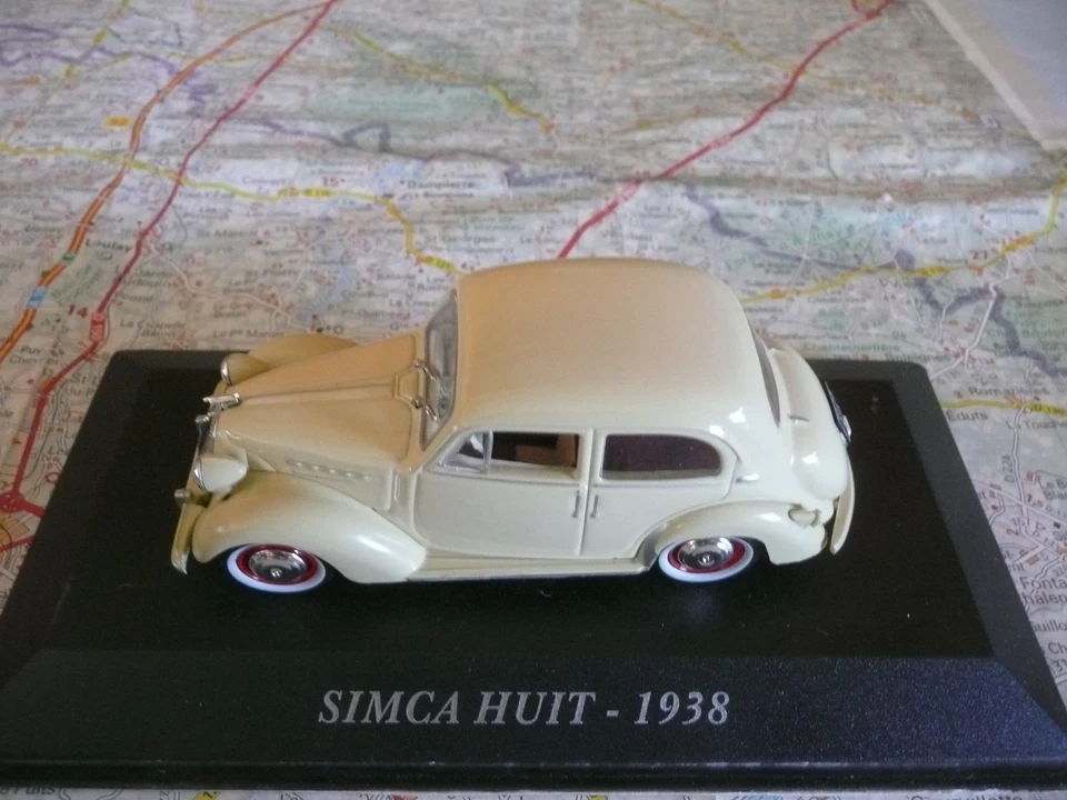 SIMCA Huit berline 1938  IXO Voitures Françaises 1/43 en Boite - Photo 1/1