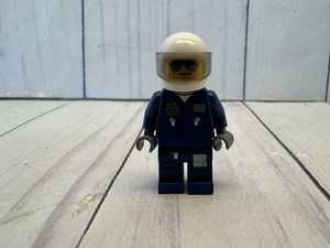 LEGO Forest Police Helicopter Pilot Minifigure male 4473 (cty0383) - Picture 1 of 8