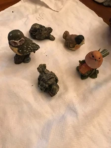 5 ASSORTED BIRD AND OWL RESIN FIGURINES - Picture 1 of 5