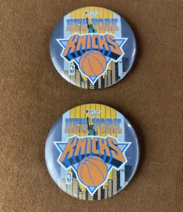 NBA Official Vintage 90’s New York Knicks Button - OLD LOGO - Picture 1 of 2
