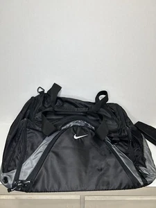 Nike Golf Duffle Bag Travel Shoulder Strap With Carry Handle 21 Inches 4 Pockets - Picture 1 of 4
