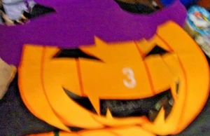 Juegos de Halloween Toss Bolsa de Frijoles de Calabaza Juegos de Lanzamiento + 3 Lindas Bolsas de Frijoles y Decoración - Imagen 1 de 5