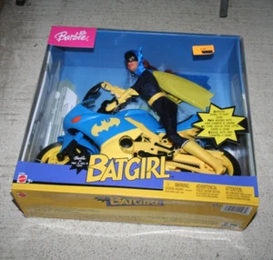 Barbie Batgirl 12 Zoll Puppe Barbie Batgirls Motorrad und Batarang (2003) - Bild 1 von 4