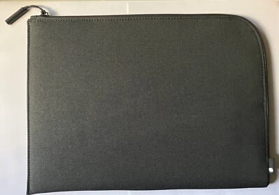 Incase 品牌拉链保护套适用于平板电脑 ~ 13" x 9.5" ~ 黑色 — 第 1/4 张图片