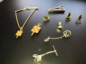 Vintage Pins, Anhänger LUCT, CLU, Honor Society, School Patrol AAA, Krawattennadeln - Bild 1 von 6