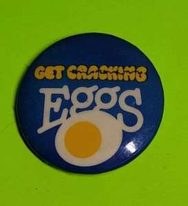 Get Cracking Eggs Button Pin Blue Background Pinback - Bild 1 von 2