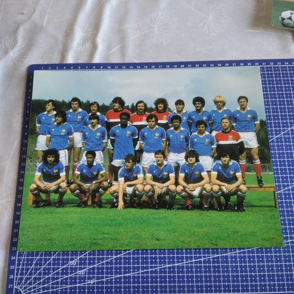 photo MIRROR SPRINT 23x30 cm [21] FIFA world cup Espagne 1982 - Equipe de France - Photo 1/1