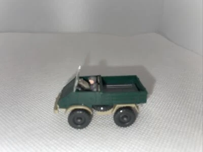 WIKING 1:87 Alt LKW MB Unimog 411 Patinagrün Gelbgrau 370/7h - Bild 1 von 4