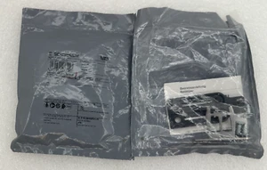 *Neu im Beutel* Schmersal AZM 161-B1E Betätigungsschlüssel gerade für AZM 161 Verriegelungen - Bild 1 von 1