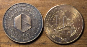 Lote de fichas medalla Spokane World's Fair Space Needle 1974 1962 Seattle World's Fair - Imagen 1 de 4