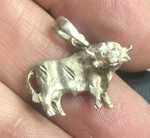 7526 Vintage Sterling silver 925 Bull Ox sculputral pendant 4.7 grams - Picture 1 of 2