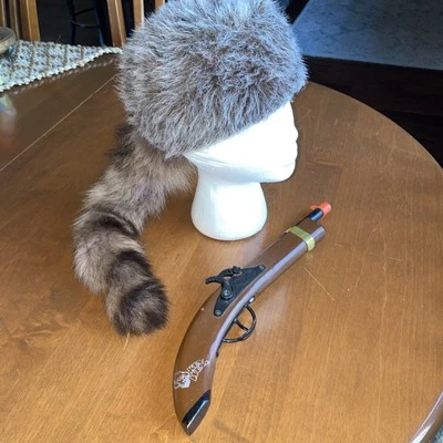 Vintage Parris Wood Toy Cap Gun With Davey Crockett Boonie Hat Fox Tail Frontier - Image 1 of 4