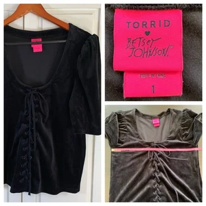 Torrid x Betsey Johnson Samt Schnürtop Größe 1 1X schwarz Puffärmel weich Goh - Bild 1 von 12