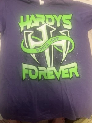 Camiseta Hardy’s Since 1992 Jeff Matt Caja de Lucha Profesional Mayo 2025 Mediana M Foto 1 de 2
