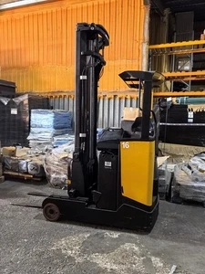 Caterpillar NR16N Reach Truck /Forklift Electric -Narrow Aisle-Spares or Repair - Picture 1 of 5