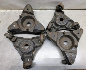 Lotto 4 antiche ruote in acciaio 3 ruote girevoli dolly mobili industriali USA ๐บ๐ธ - Foto 1 di 10