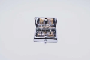 ASTON MARTIN DB5 ASCHENBECHER - Bild 1 von 6