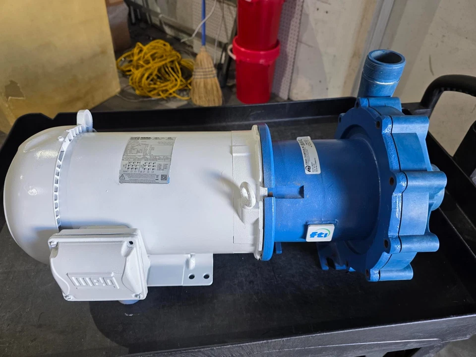 FINISH THOMPSON DB22P-6-30G36BCT MAGNET CENTRIFUGAL PUMP - Image 1 of 4