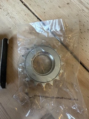Rueda libre Sturmey Archer SFS30 16T de un solo tornillo 1/2* 1/8 16t cromada Foto 1 de 3
